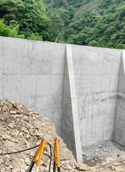 青岛南区重力式挡土墙